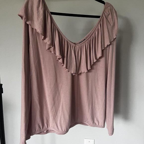 Express Off Shoulder Ruffle Tee - Picture 2 of 6